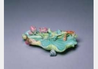 清乾隆粉彩雕镶荷叶香橼盘的图片，特点，年代，鉴赏，馆藏