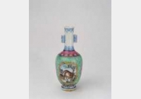 清乾隆珐琅彩开光双戟小瓶的图片，特点，年代，鉴赏，馆藏