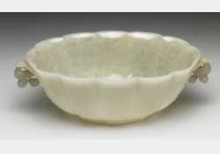 清青玉椭圆形洗（蒙兀儿帝国花口花蕾形双柄碗）的图片，特点